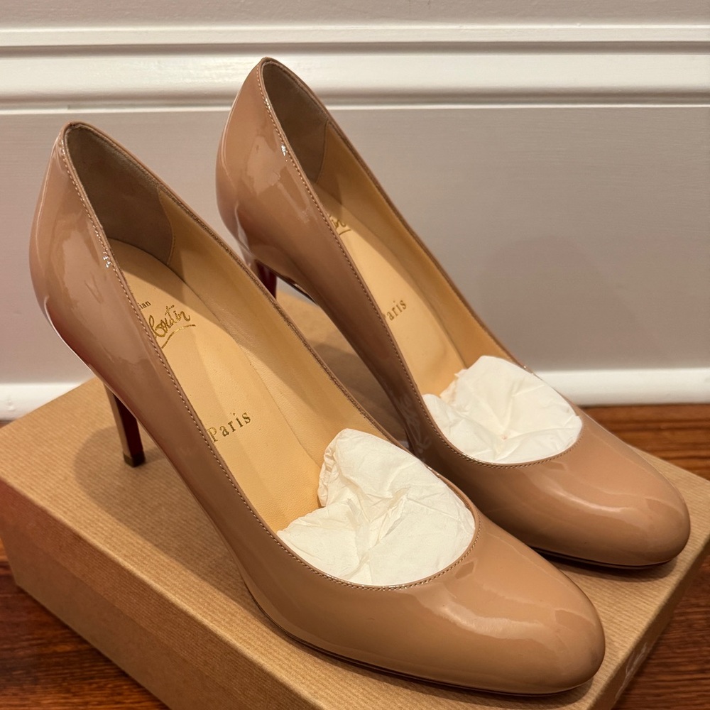 Christian Louboutin Beige Patent Leather Rounded Toe Pump Heels - Picture 4 of 16